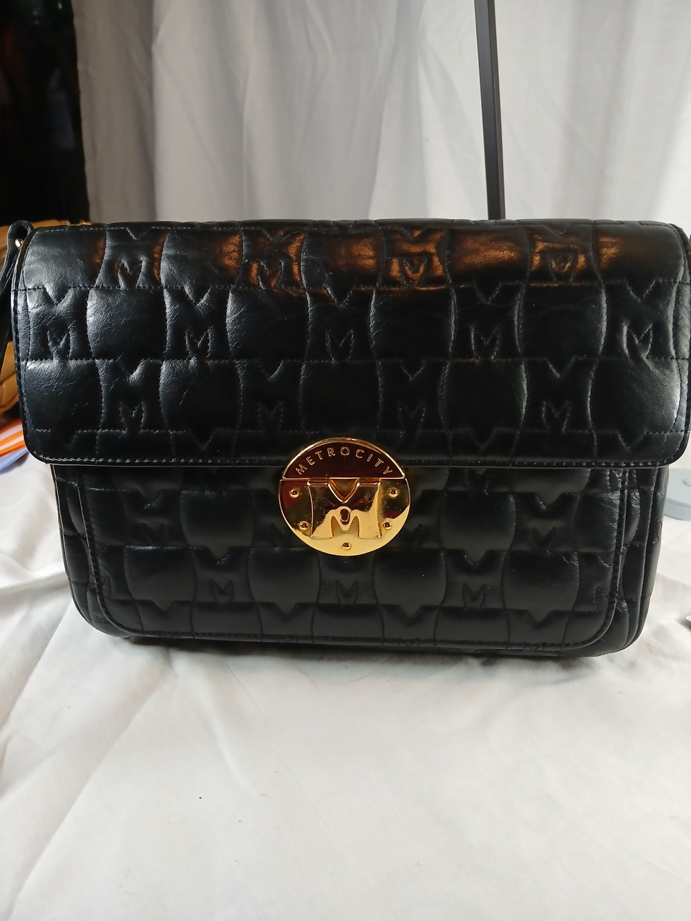Metro City Quilted Black Leather Crossbody Bag with Gold Hardware PRISTINE NWOT